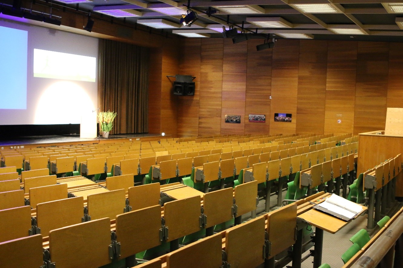 Hörsaal der Podiumsdiskussion